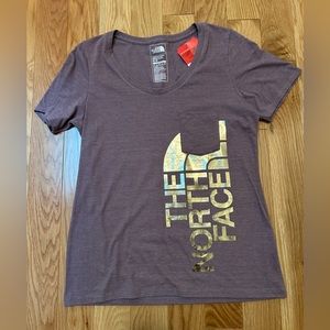 🛍️The North Face shirt